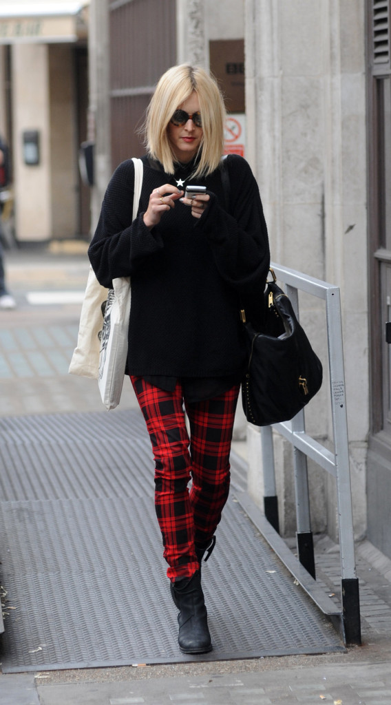 fearne_cotton_black_oversized