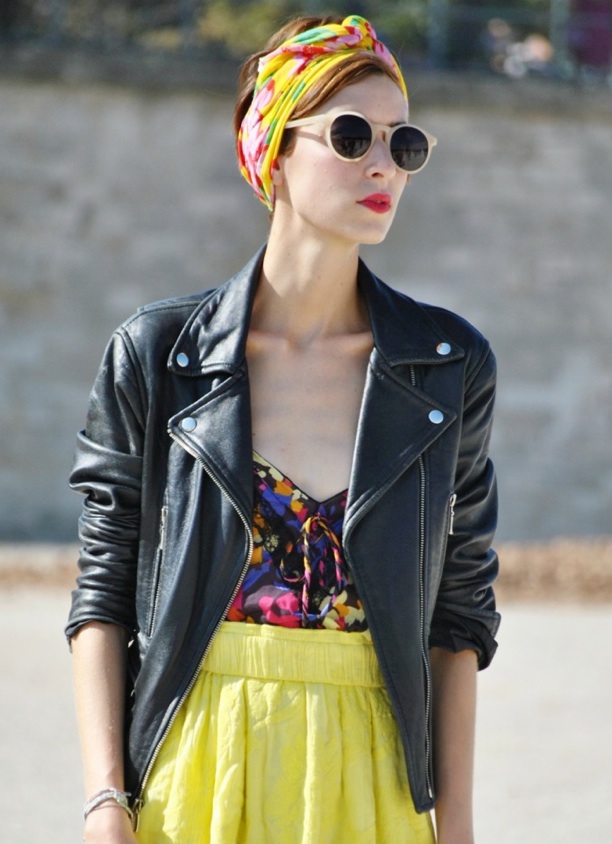 the-street-muse-moto-leather-jacket-print-top-yellow-mini-head-scarf-street-style-nude-sunglasses