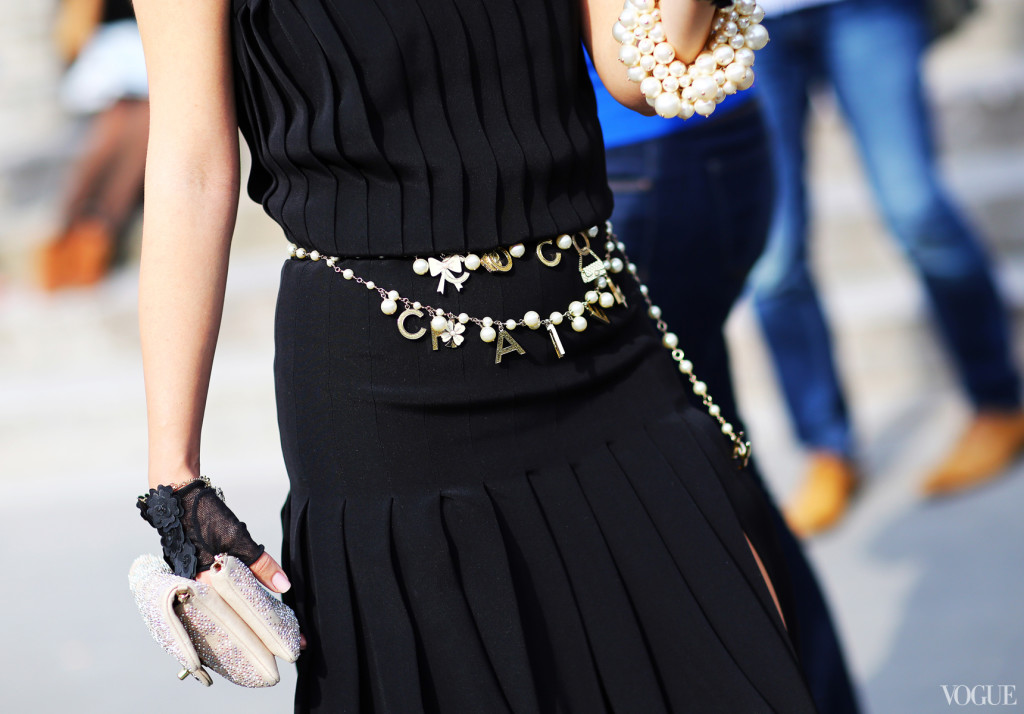 Couture-Street-style-coco-chanel-black-belt-fashion