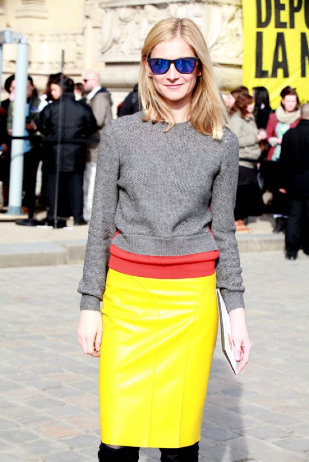 WHO-WHAT-WEAR-PARIS-FASHION-WEEK-FW-2013-STREET-STYLE-BLUE-MIRRORED-SUNGLASSES-FASHION-EDITOR-WAYFARER-GREY-GRAY-SWEATER-LAYERED-ORANGE-RED-SWEATER-YELLOW-LEATHER-PENCIL-SKIRT-TIGHTS-KNEE-HIGH-BOOTS