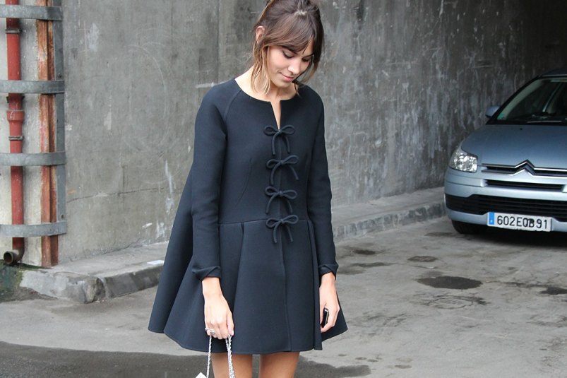alexa-chung-street-style-black-bow-coat