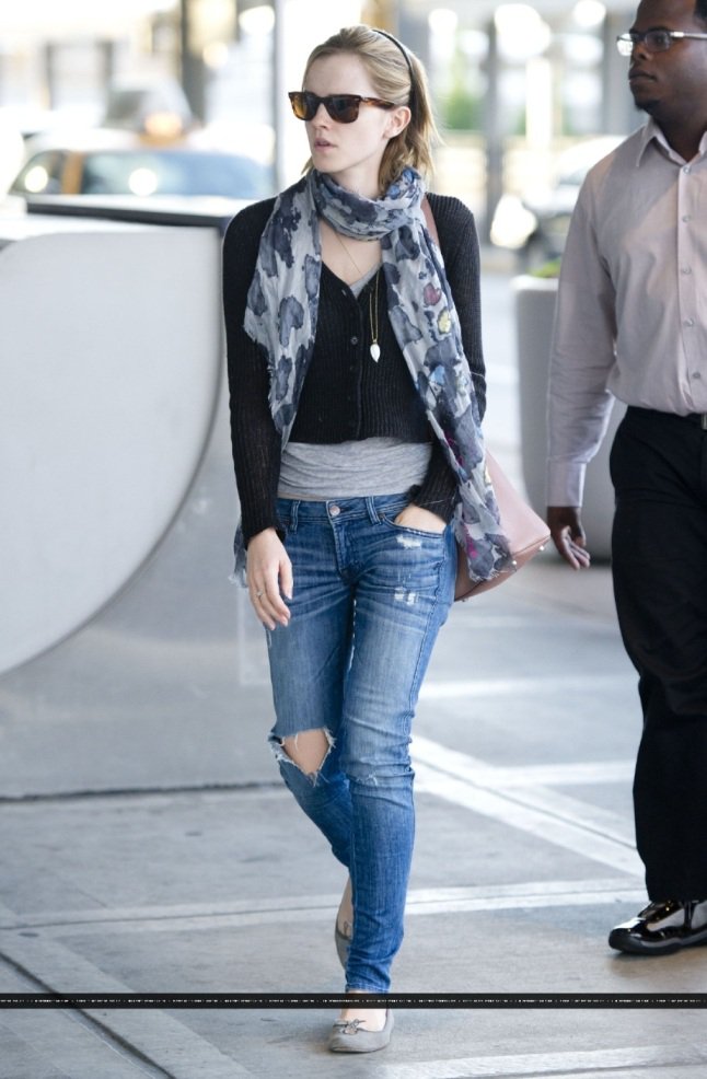 Celebrity-Street-Style-Emma-Watson-09